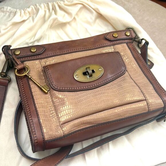 Fossil RARE Bronze Gold Soft Leather Messenger Crossbody w\Skeleton key - Picture 2 of 11